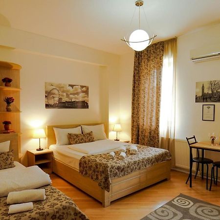 Check-In Hotel ティビリシ エクステリア 写真