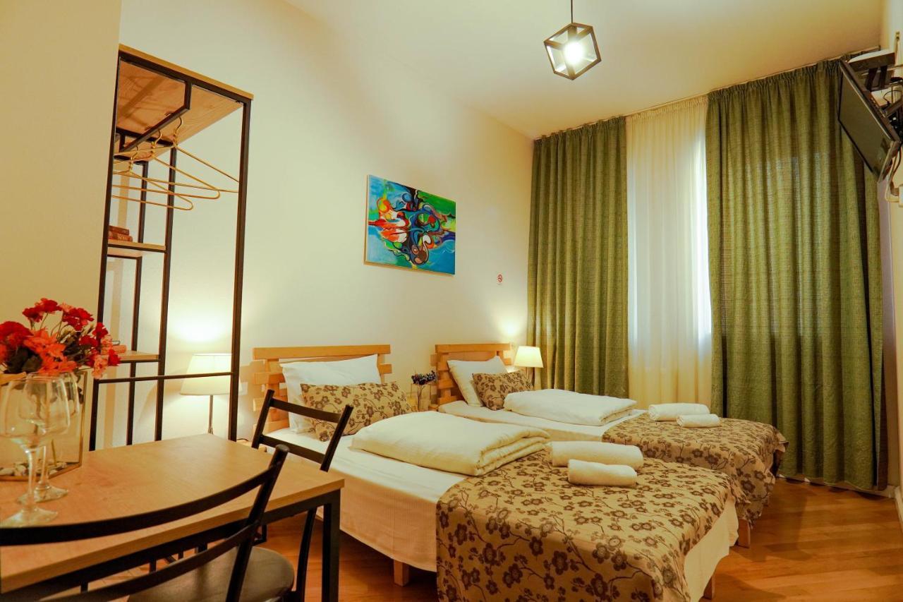 Check-In Hotel ティビリシ エクステリア 写真